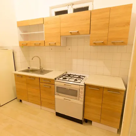 Indipendente Apartment *